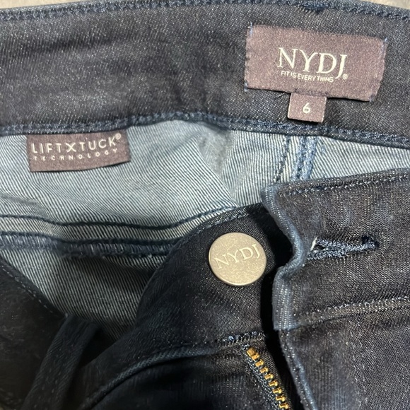 EUC NYDJ Cropped Jeans - Picture 7 of 7